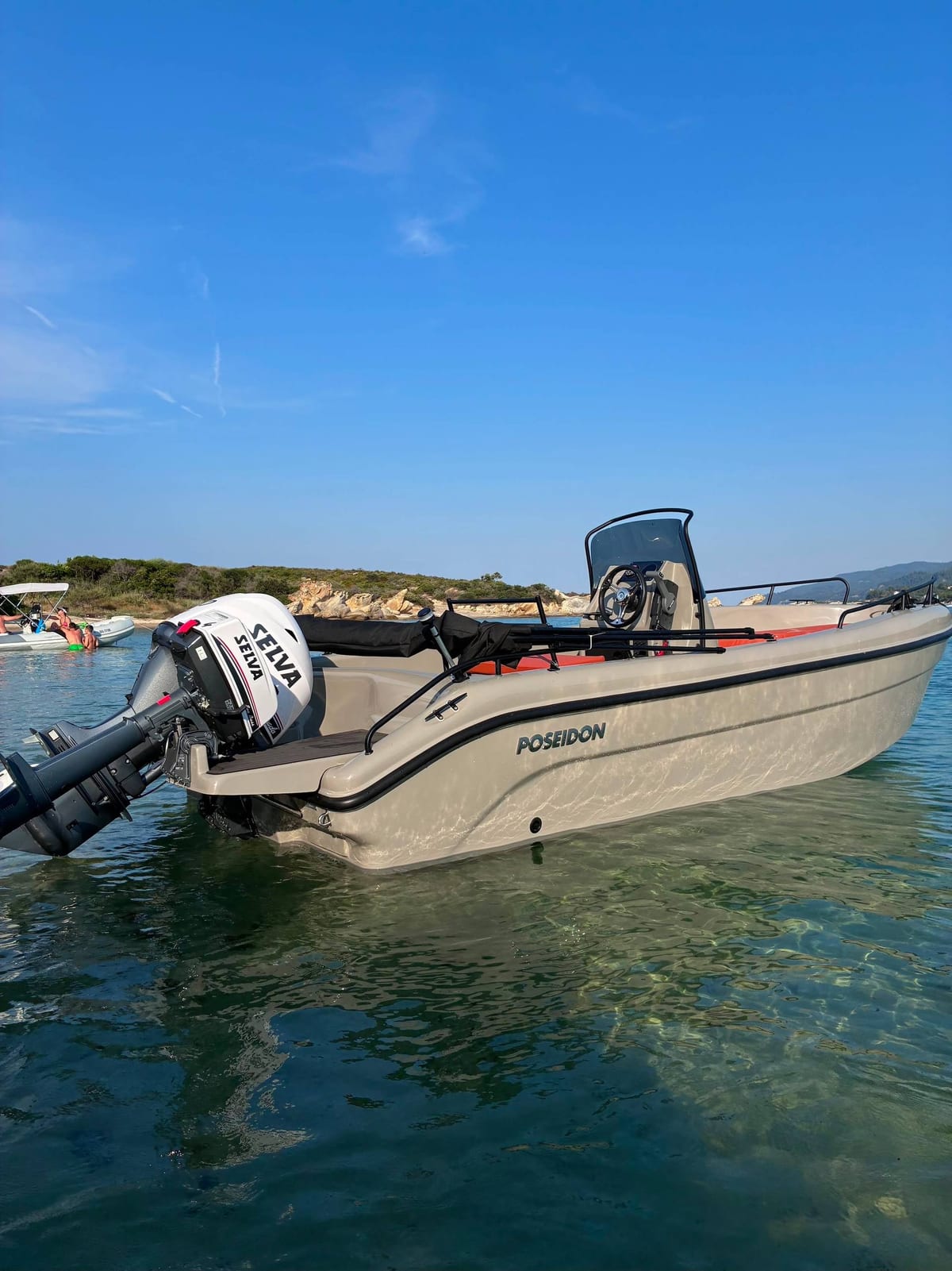 Poseidon Blue Water 185 στη θάλασσα της Σιθωνίας